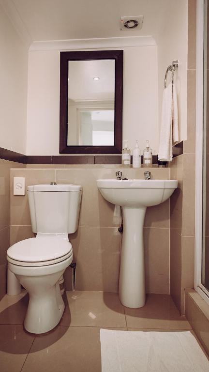 Balmoral Hotel Durban Bathroom 